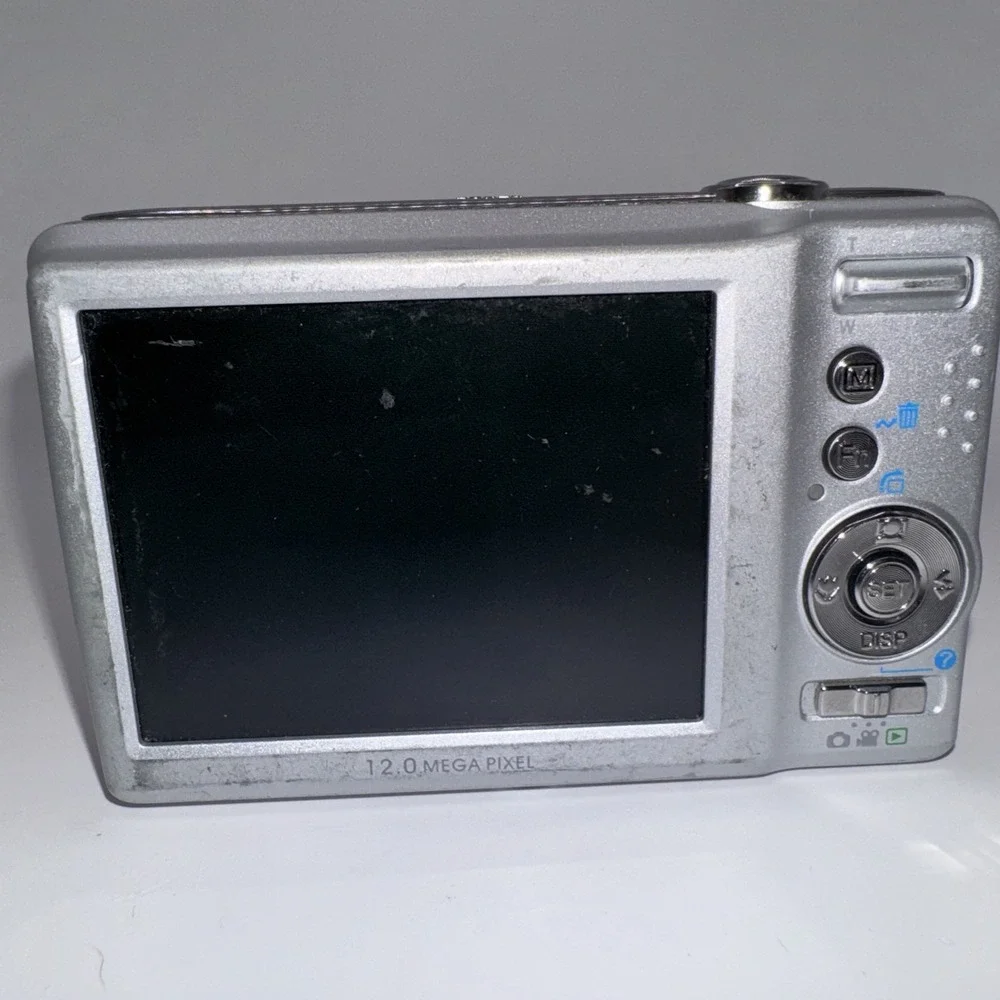 Medion Digital Camera MD 86295 14.0MP Silver Untested